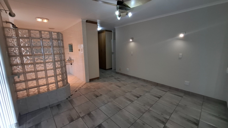 4 Bedroom Property for Sale in Menkenkop Western Cape